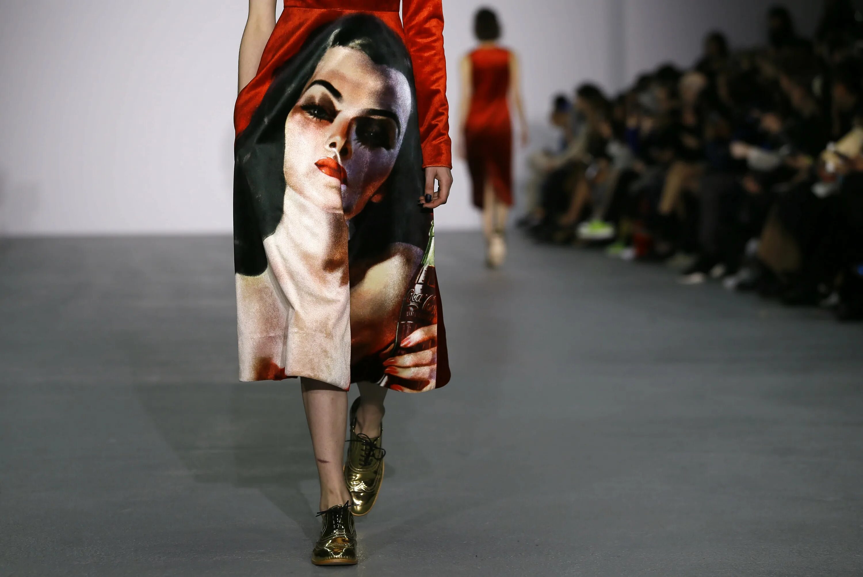 New world fashion. New world fashion. Круизная коллекция 2020/2021 года chanel. Фашион крим группа. Показ мод.