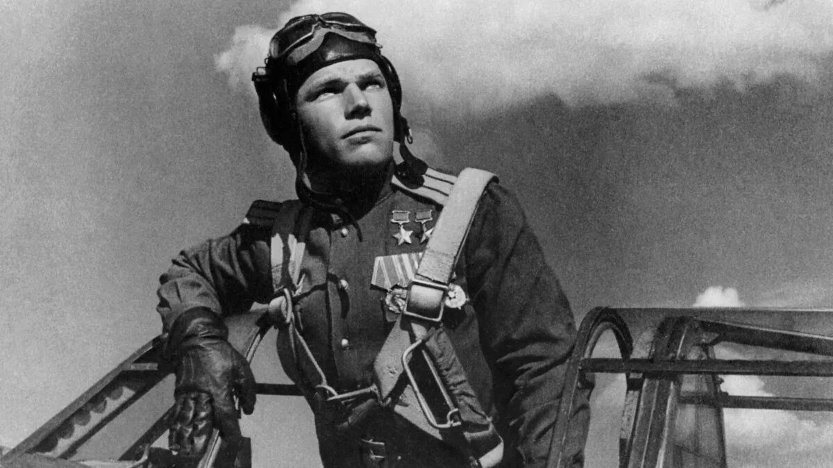 Первый 3 герой советского союза. Маршал авиации Кожедуб. Кожедуб 1944.