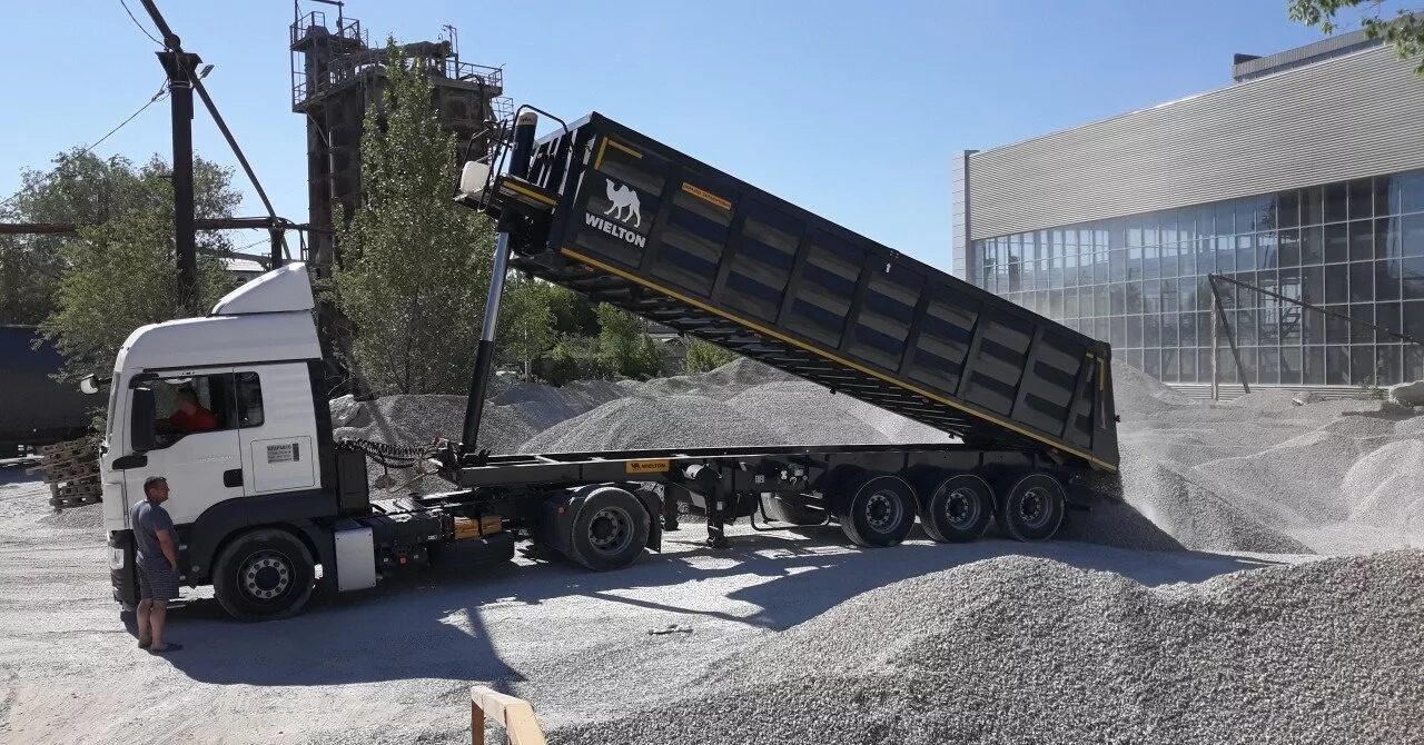 Тонар кубов щебня. Тонар щебня. Тонар полуприцеп для щебня. Тонар щебня. Тонар полуприцеп для щебня.