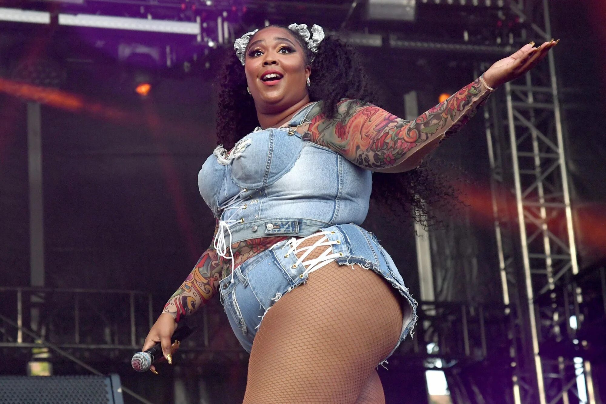 Леди гага дом гуччи. Chords for lady bitch ray. Lady bitch (2022). Ladies bitches. Рейхан сахин.