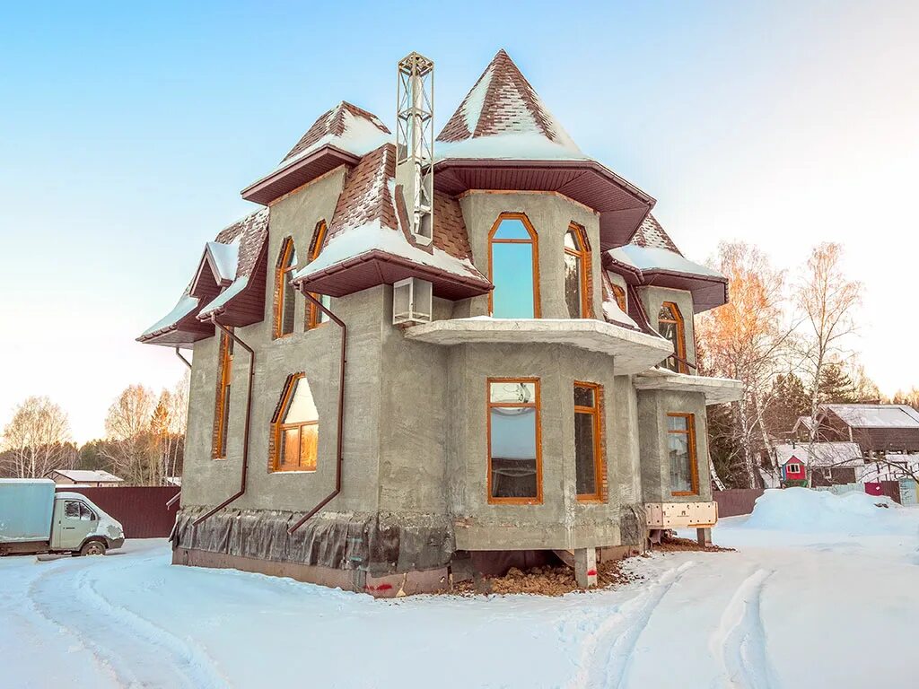 Остекление загородных домов. Окно 700х1100. Панорамные пластиковые окна. Трапециевидные окна. Дом окон красноярск.