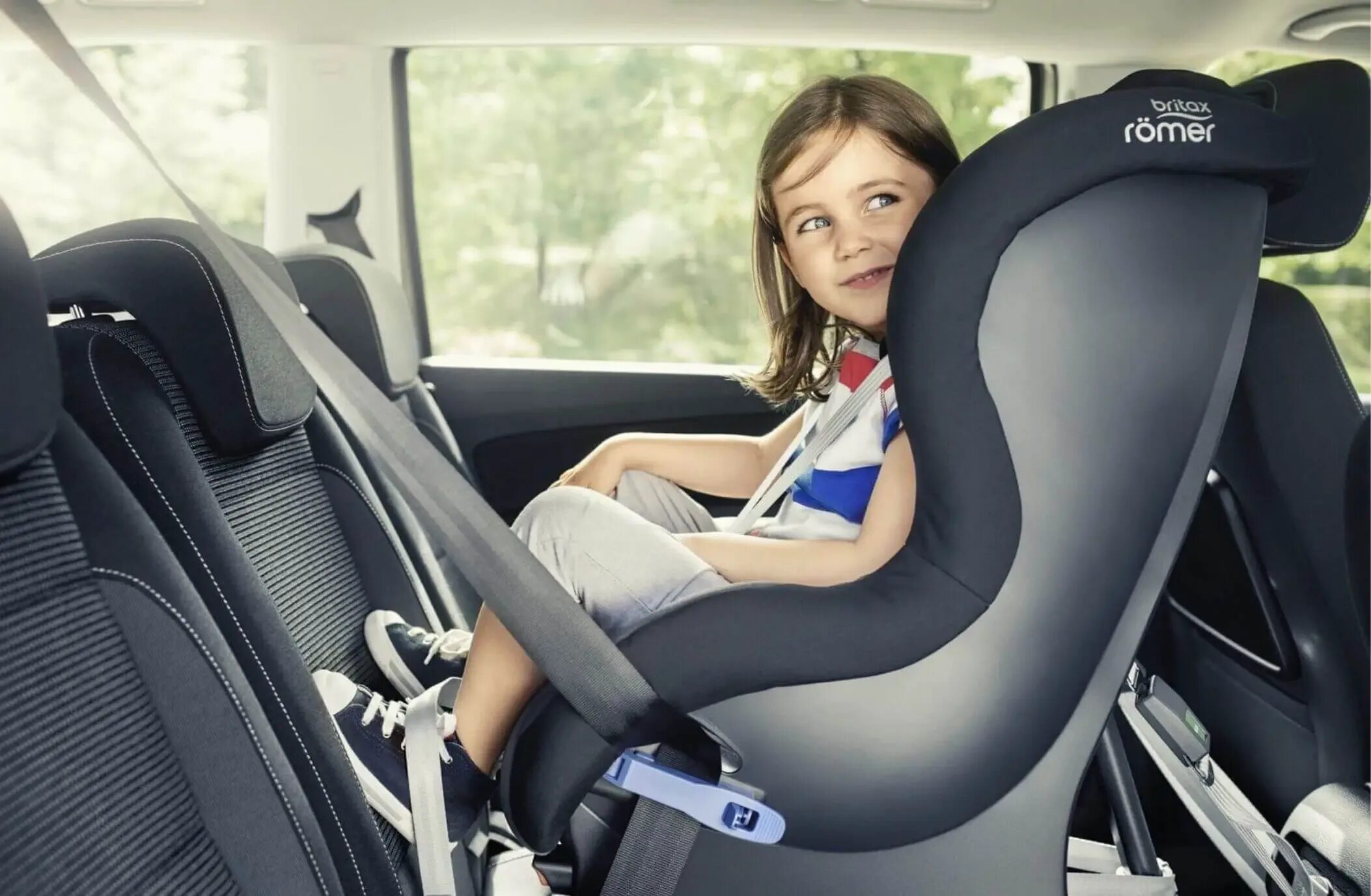 Britax Romer автокресло в бустер. Britax Max way Volvo. Isofix на переднее сиденье. Proxima i-Size" Carseat. 10 лет на переднем сиденье