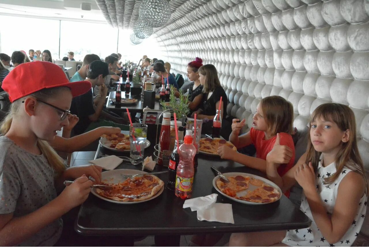 Cocca veglie лагерь в италии. Dream camp. Dream camp. Детский лагерь топлесс в болгарии. Мост кэмп детский лагерь.