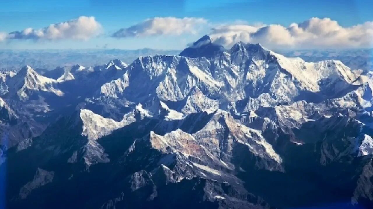 Гималаи Эверест. Гора Джомолунгма. Эверест горный хребет. Самые высокие вершины Гималаев.