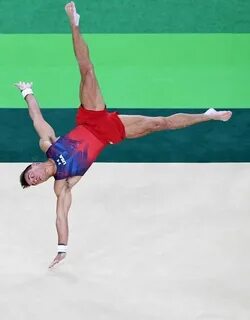 Вольные упражнения в спортивной