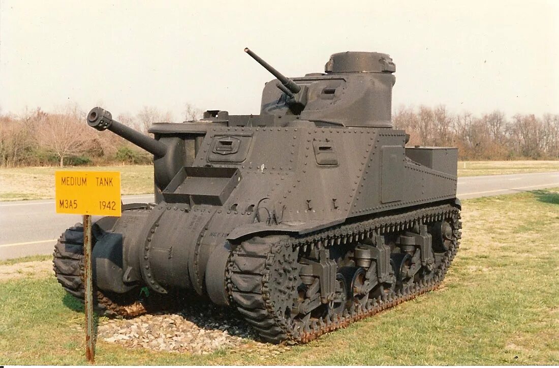 Танк ли 3. Танк США m3 Lee. М3 Лее танк. M3 Grant танк. Американский танк м3 ли m3 Lee.