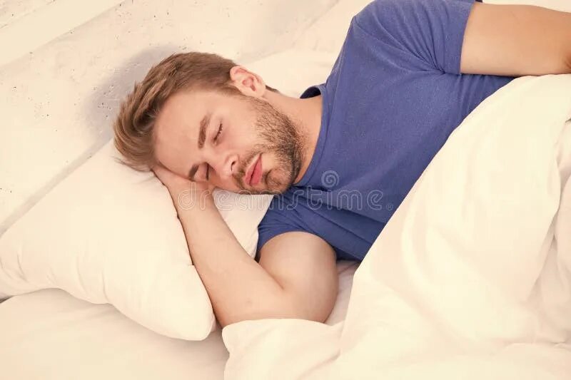 Guys are sleeping. Самый здоровый сон фото. Парень описался в постель. Guys спящие. Сон мужчина.