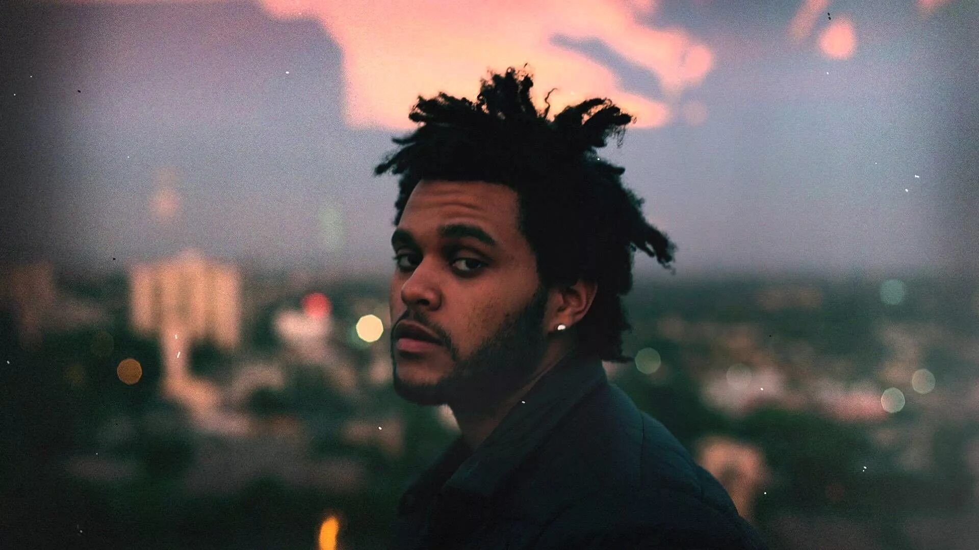 Группа weekend. The weeknd стиль. The weeknd drake. Popular the weeknd madonna. Песня dollhouse the weeknd.