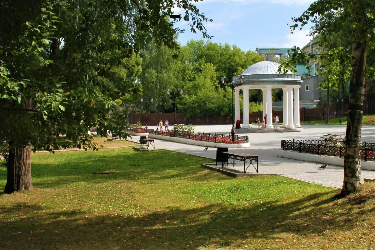 Сад город пермь. Сквер камней пермь. Парк камней пермь. Сквер мотовилиха пермь. Каменный парк пермь.