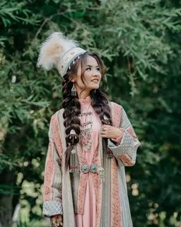 Көптеген спермы және минеттері бар порно