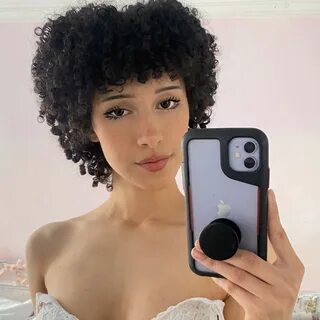 Hot OnlyFans creators people find similar to @kimfundip 