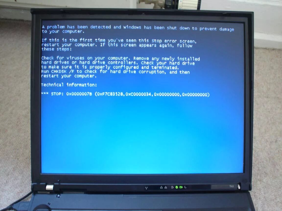Computer crash. Краш компа. картинка краша компа. computer problems. краш компа фото.