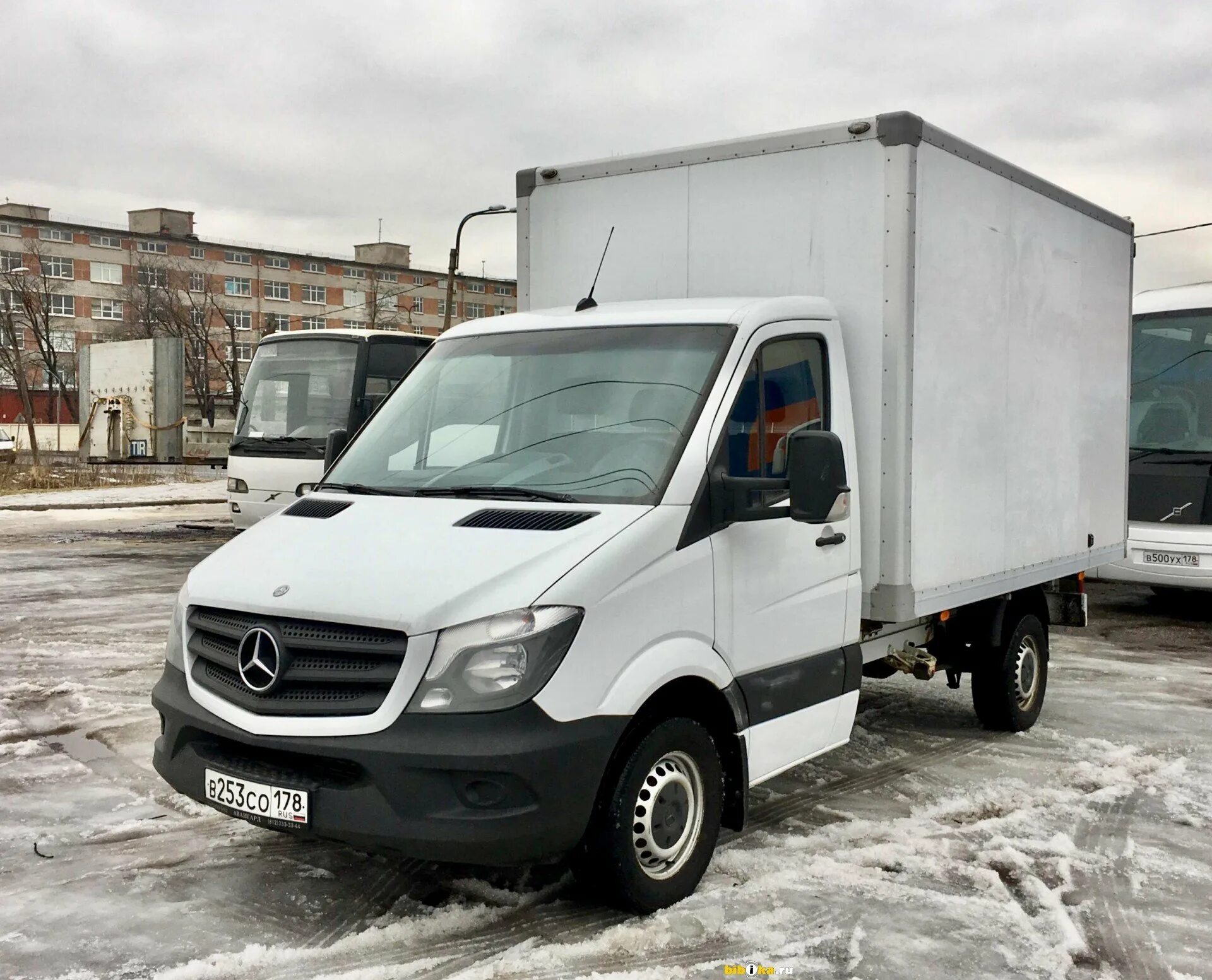 Mercedes sprinter фургон. Мерседес Спринтер грузовой фургон. Мерседес Спринтер 2020 промтоварный фургон. Мерседес Спринтер изотермический фургон. Мерседес Бенц Спринтер грузовой фургон.