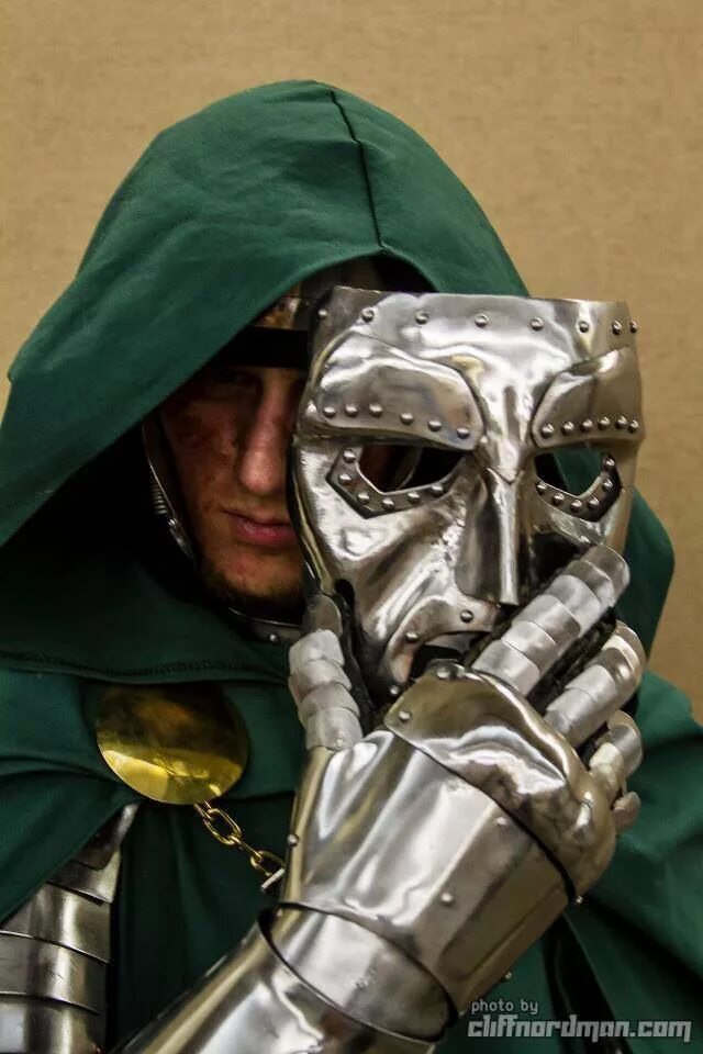Доктор doom. Доктор дум арт. Профессор дум. Маска доктора дума. Доктор дум (marvel comics).