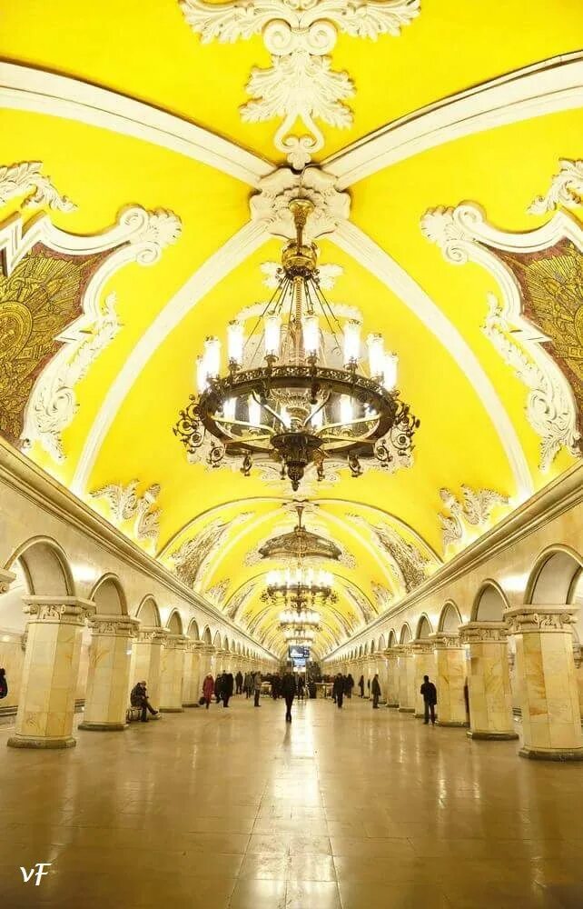 Метро комсомольская кольцевая фото. Станция комсомольская москва. Станция комсомольская кольцевая. Московская станция метро «комсомольская-кольцевая». Станция комсомольская кольцевая москва.