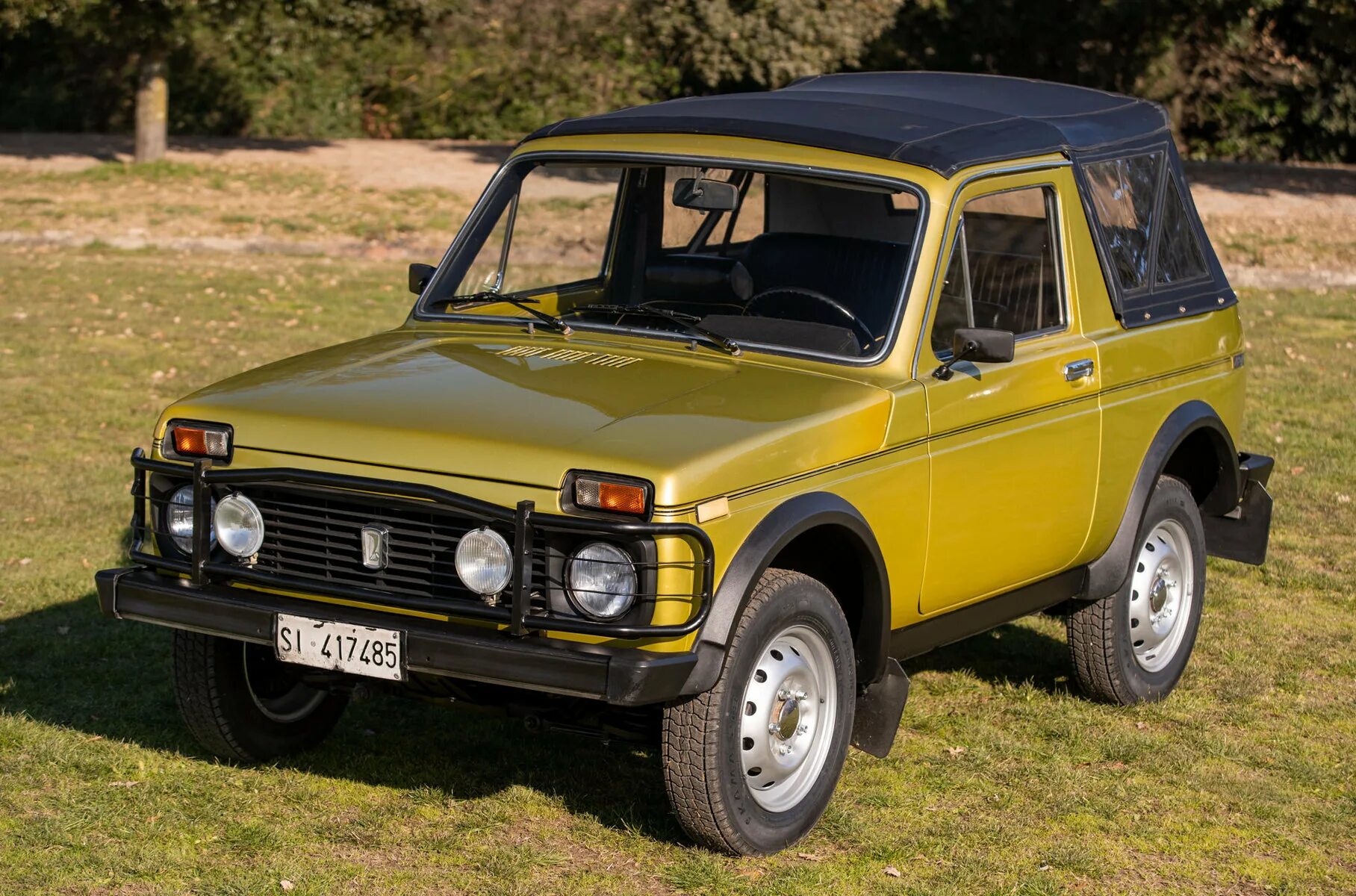 Фото машины нива. Lada Niva. Нива трехдверка ВАЗ 2121. Нива 2140. Кабриолет Lada Niva.