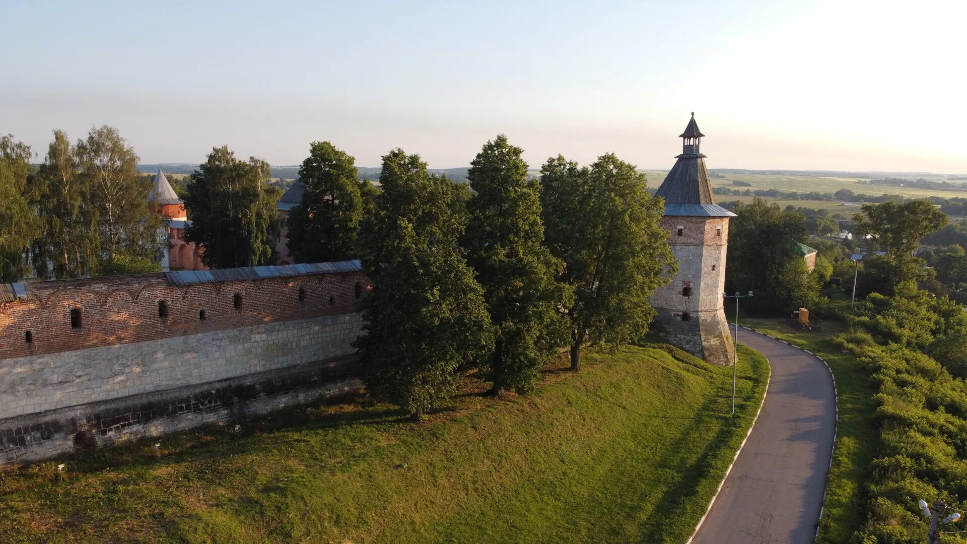 Зарайск животное. Зарайский кремль зарайск набережная. кремль зарайск осетр. зарайск набережная у кремля. зарайск набережная реки осетр.