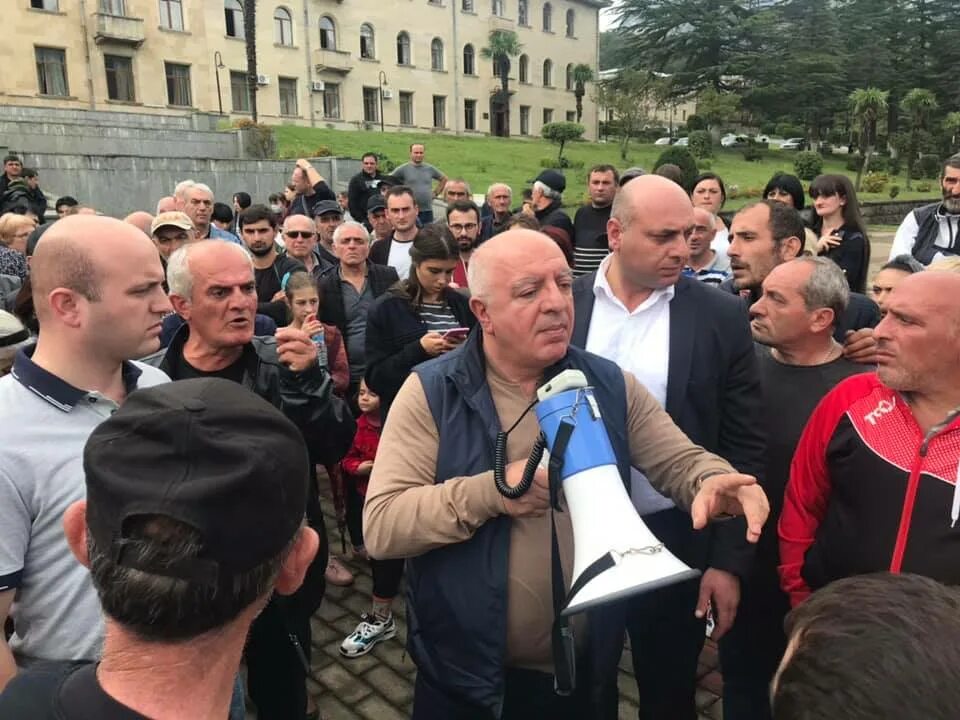 Что сейчас в грузии происходит последние. Ткибули грузия. последние события в тбилиси. население в г.ткибули. новости по грузии.