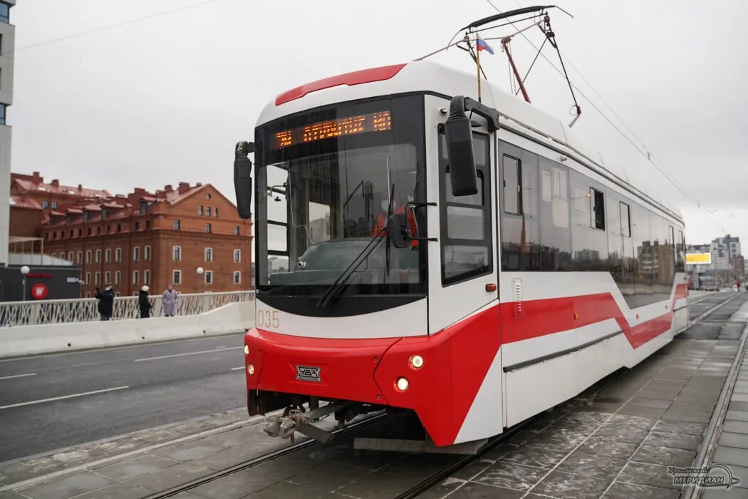 Реконструкция трамвая. Трамвай 20 Екатеринбург. Трамвай до академического. Трамвай 1 Академический. Трамвай 0400.
