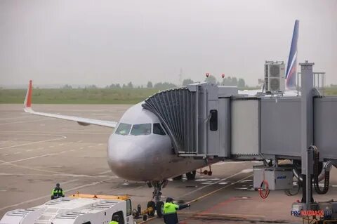 Самолет аэропорта кемерово
