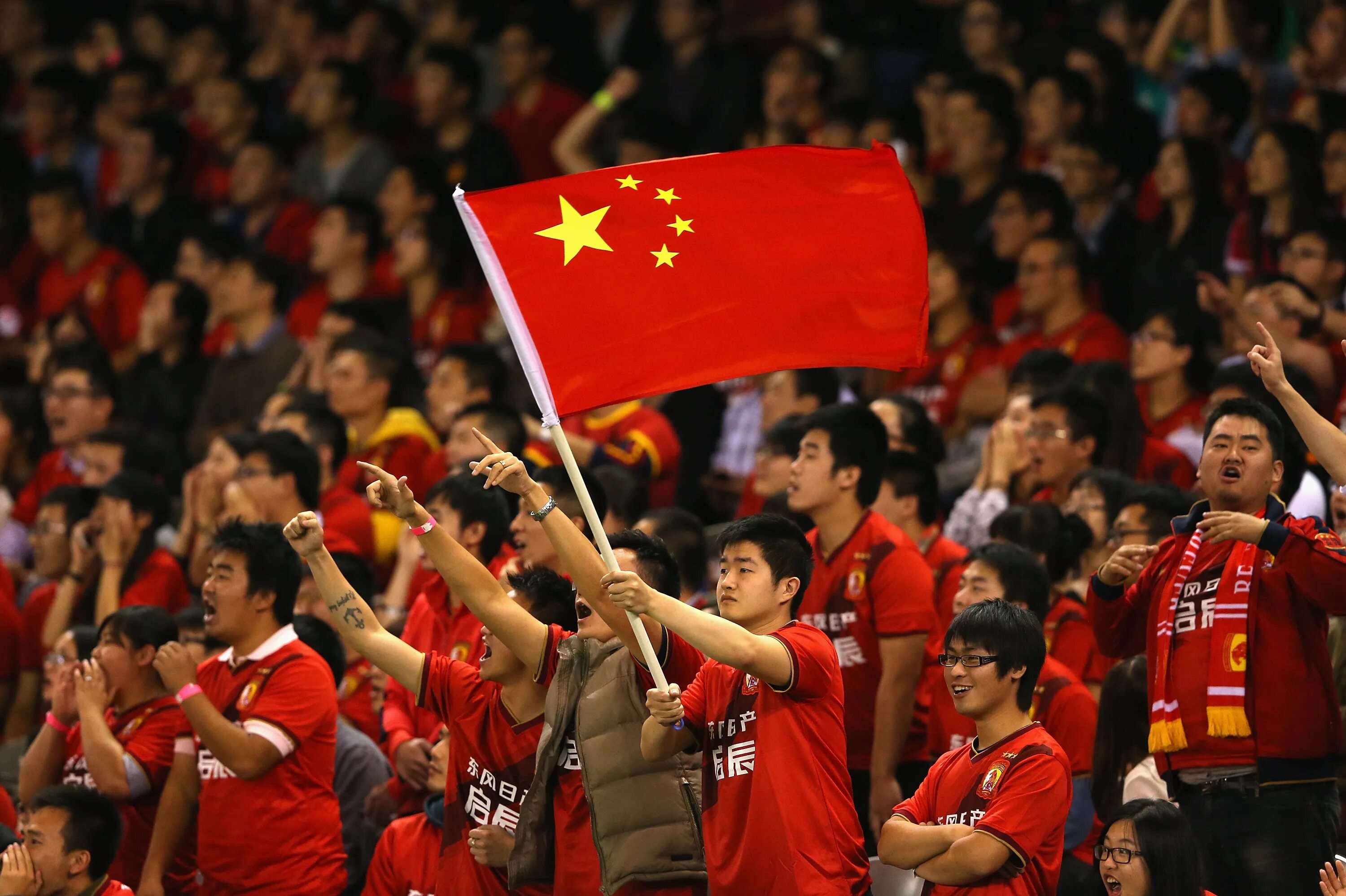 Китай 2 лига. Китайские болельщики. Футбол в Китае. Китайские фанаты. Китайские футболисты.