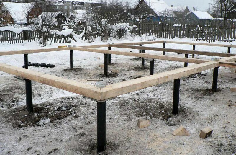 Свайно-ростверковый фундамент. Сваи рязань. Сваи рязань. Шведская плита на сваях. Свайный фундамент винтовой металлический.