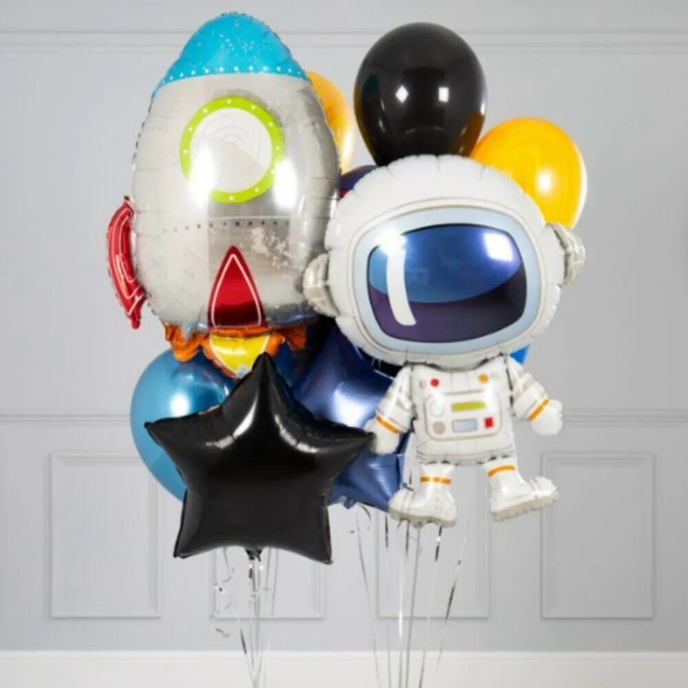 Букет шаров "космонавт". Композиция из шаров с космонавтом. Композиция шаров космос.