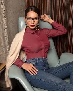 Орыс жетілген аналар шұлықта