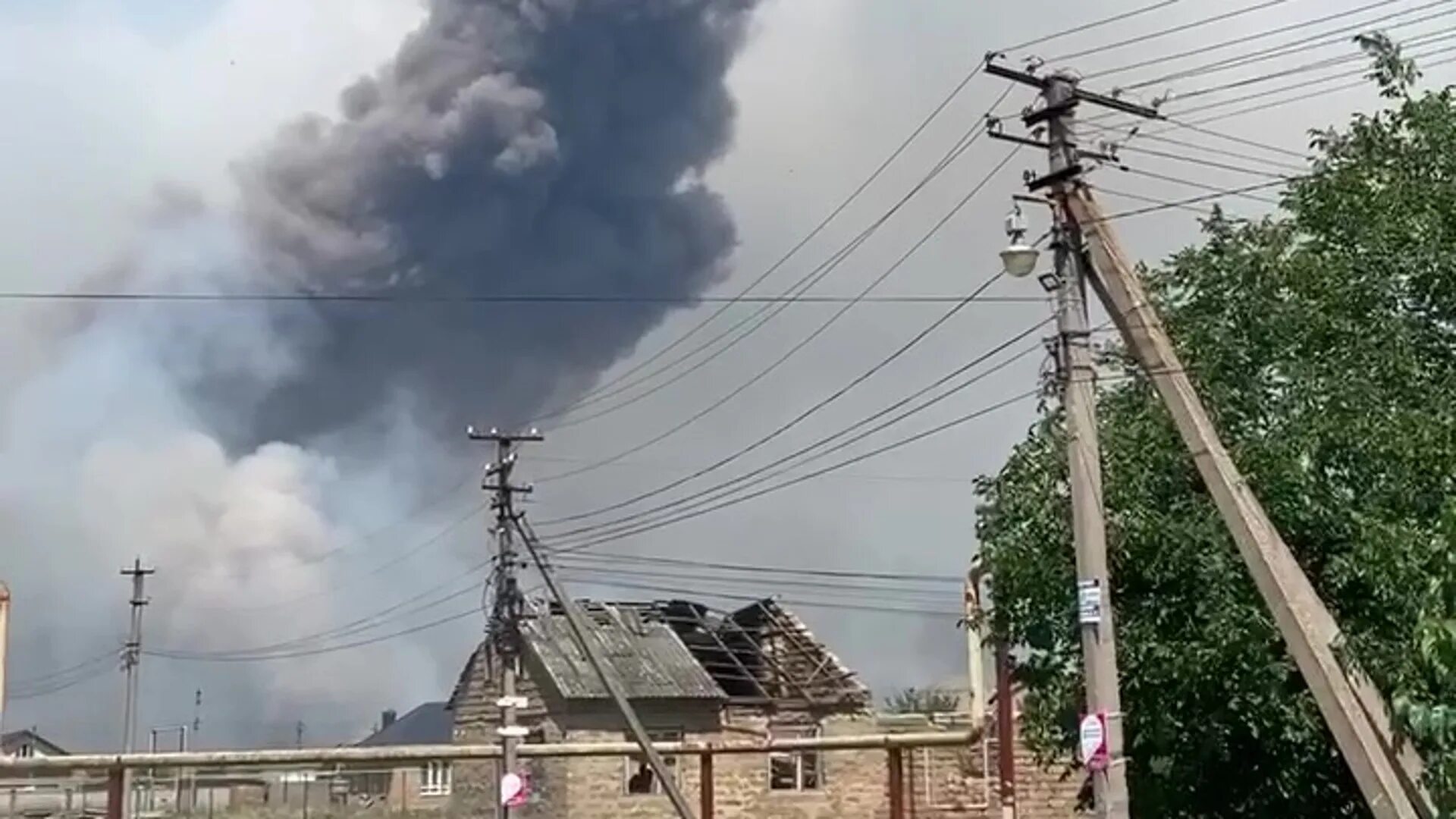 Взрыв склада боеприпасов в Крыму. Склад в Крыму взорван. Обстрел Крыма. Склад боеприпасов в Крыму. Бомбежка крыма