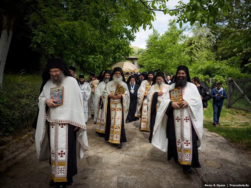 Икона богородицы афон. Монастырь достойно есть. Монастырь достойно есть. Храм успения божьей матери афон. Храм успения божьей матери афон.