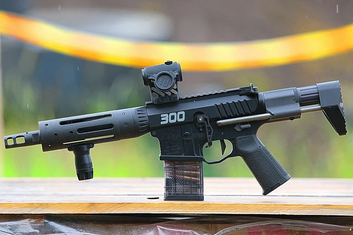 Бейджер. Ar 15 300 Blackout. 300 Aac Blackout оружие. Снайперская винтовка ar 15. Ar 15 Honey Badger.