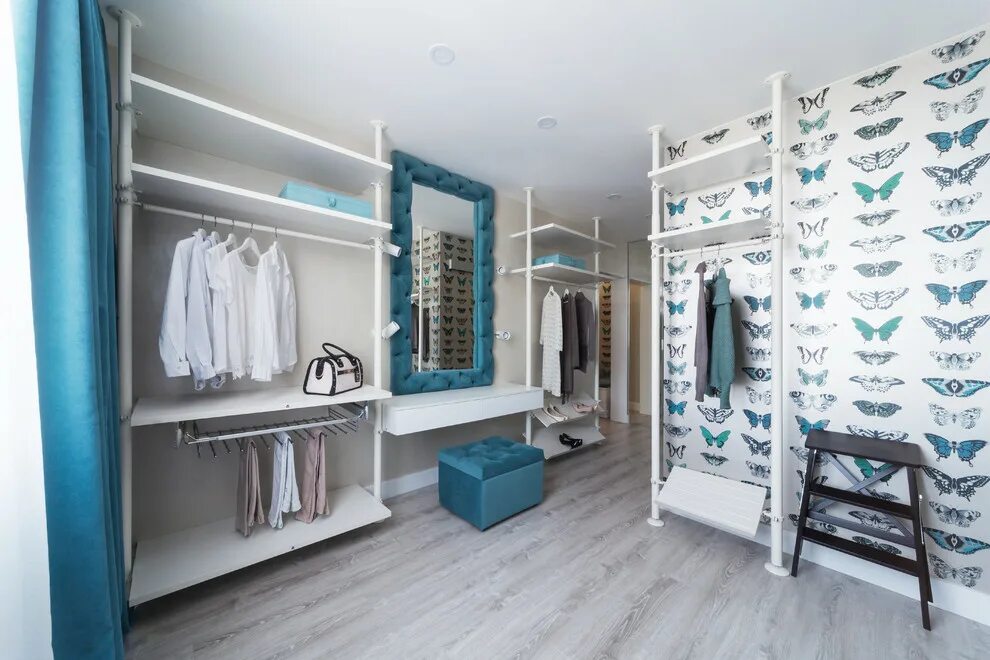 шоу рум комнаты. офис сергея махно. интерьер шоурума. дизайн интерьера шоурума. синяя гардеробная.