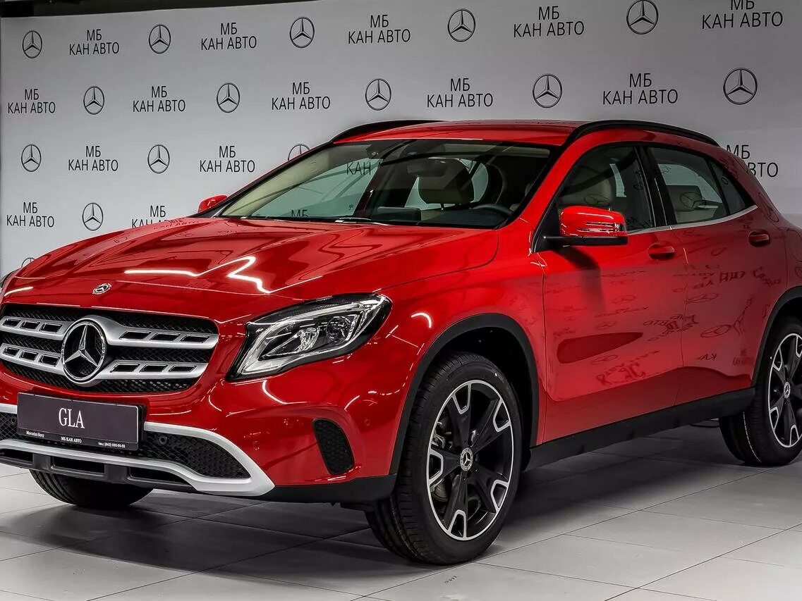 Купить мерседес новый у официального. Мерседес GLA 200. Mercedes Benz GLA 200 новый. Мерседес GLA 200 красный. Mercedes Benz GLA 2018.