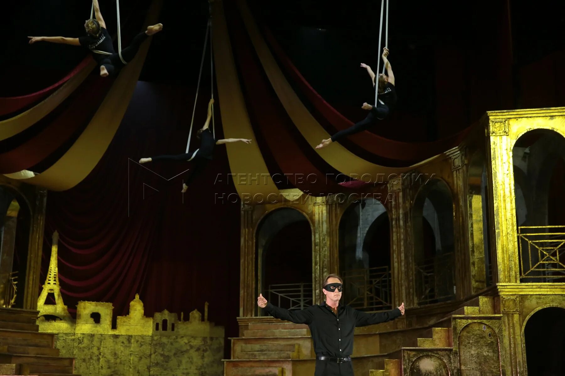 Московский театр мюзикла 7 пальцев. Театр спектакль. Цирк на цветном бульваре. Циркач 7. Циркач 7.