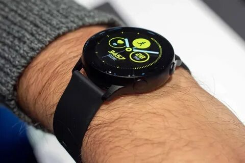 Samsung watch на руке