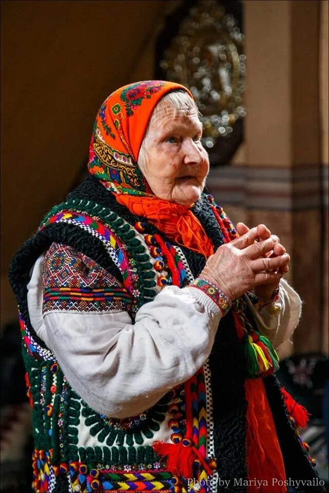 Что ж параска сказал черевик оборотившись. Бабка параска. пани параска. параска мотря горпына.