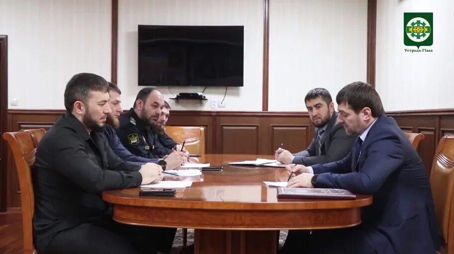 Служба безопасности главы чеченской республики. Поручений главы чеченской республики. Чеченцы фото. Глава курчалоевского района чеченской. Глава шелковского района.