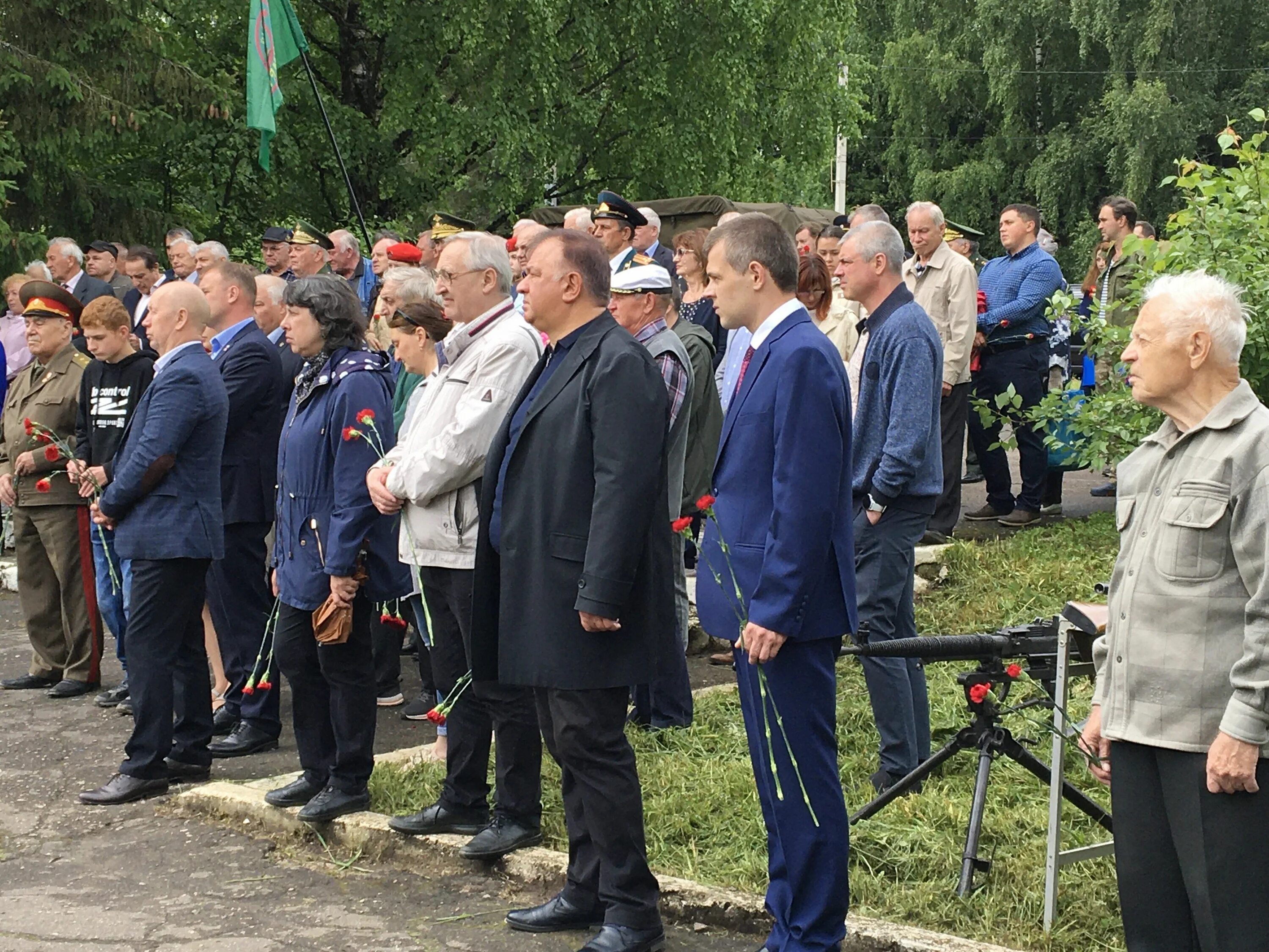 Воинские мемориалы Подмосковья. Ржев мемориал. Траурный митинг захоронение воина ВОВ. Ржев мемориальный комплекс.