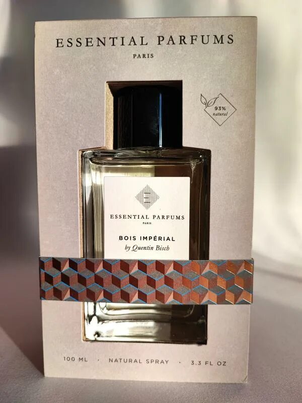 Bois imperial refillable limited edition. Буа Империал Парфюм. Boise Imperial Essential Parfums. Духи бойс Империал. Духи Essential Parfums bois Imperial.