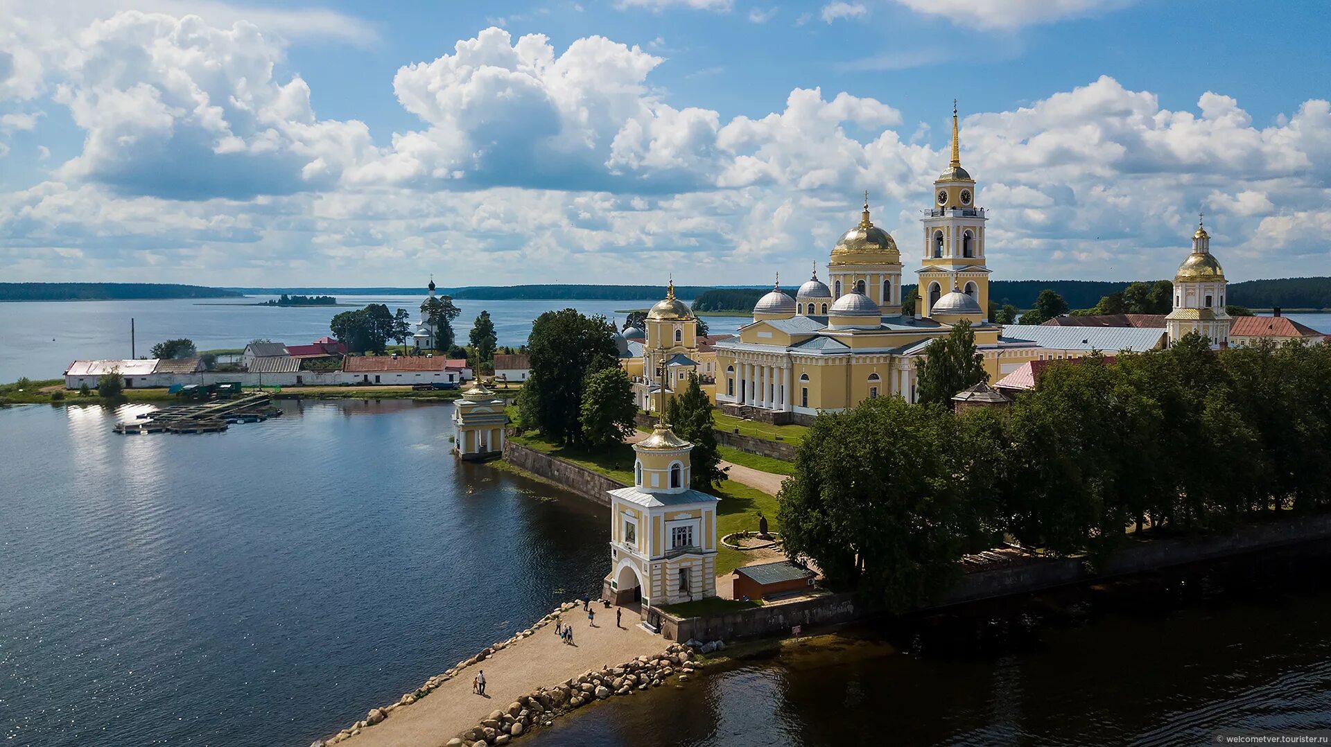 Монастырь Нило-Столобенская пустынь. Нило-Столобенская пустынь Осташков. Нило-Столобенская пустынь на озере Селигер. Осташков мужской монастырь Нилова пустынь. Нилов монастырь сайт