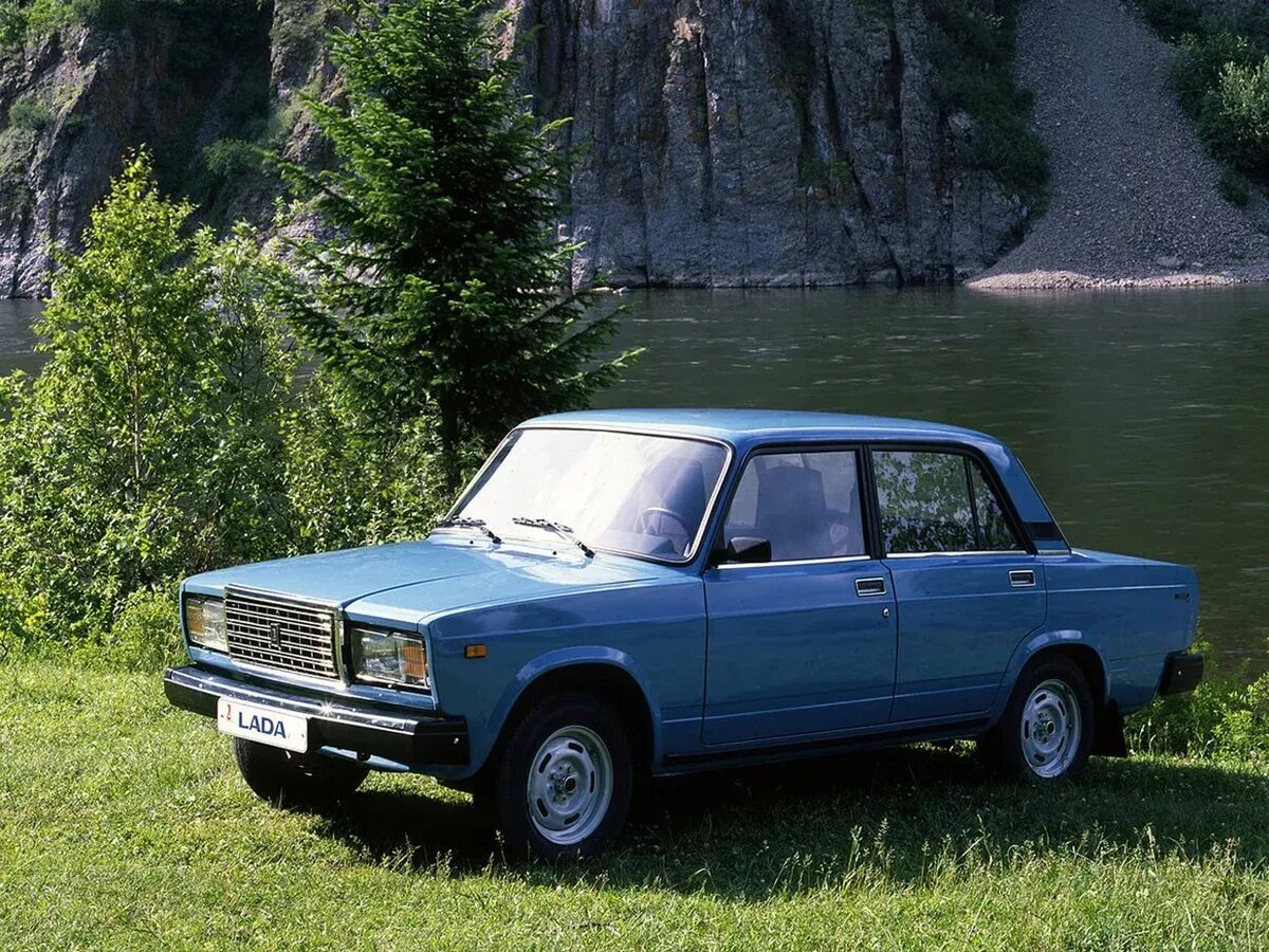 Почему стоит ваз. Ваз-2107 «жигули». lada 2107. lada 2107 ваз-2107. ваз 2107 лада жигули.
