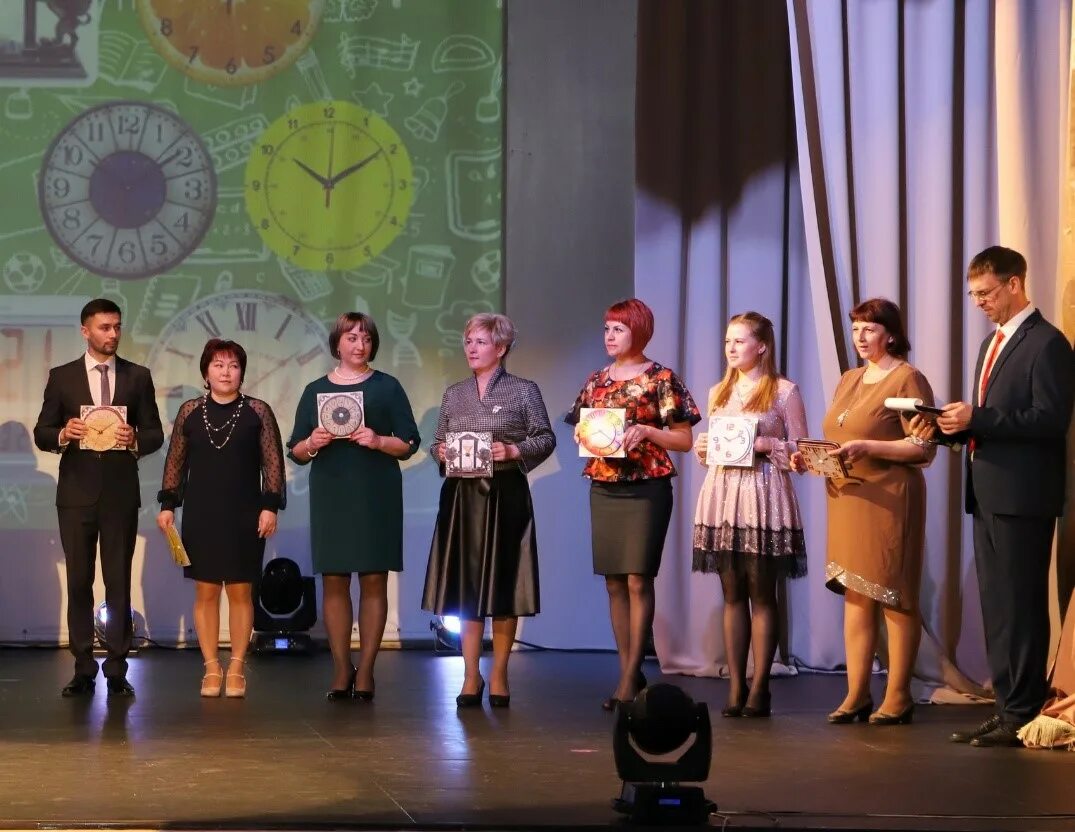 учитель года на дороге. татьяна алексеева мичуринск. учитель года 2021. учитель года на дороге. учитель года ставрополь.