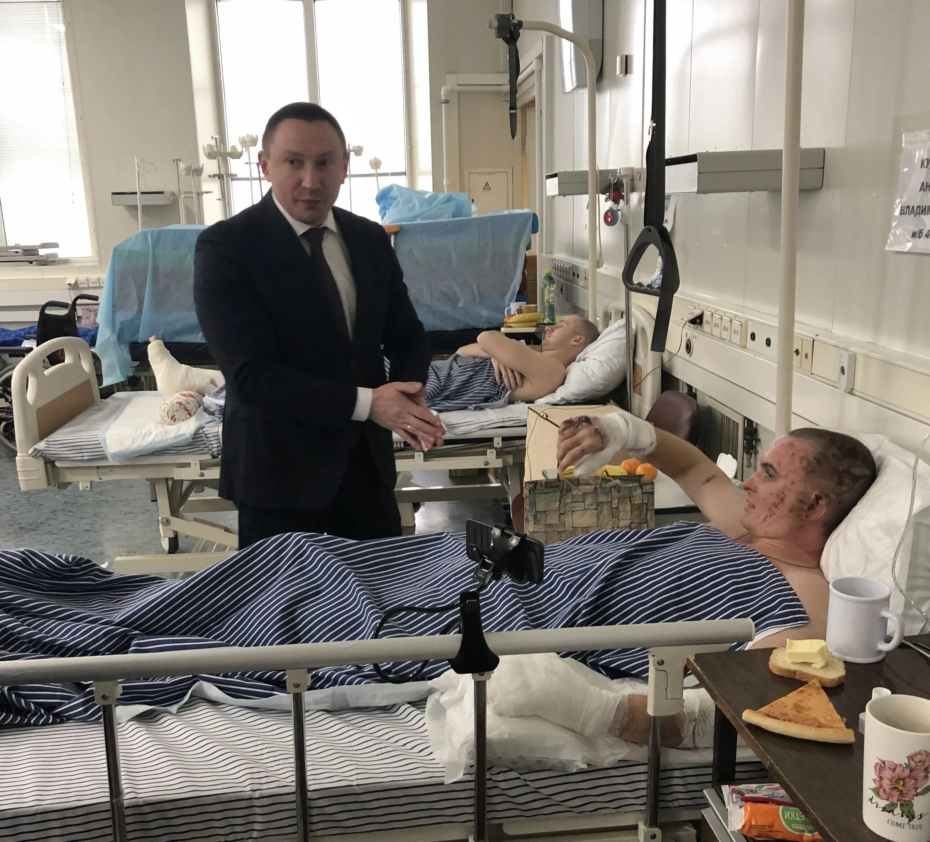 Военный госпиталь в Москве. Раненые в госпитале Бурденко. Военный госпиталь раненные. Военный госпиталь Бурденко в Москве.