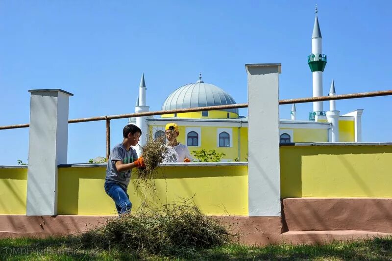 Курбан крым. Вилино Бахчисарайский район мечеть. Село Вилино Крым. Мечеть в Вилино Крым фото. Местный сайт село Вилино.