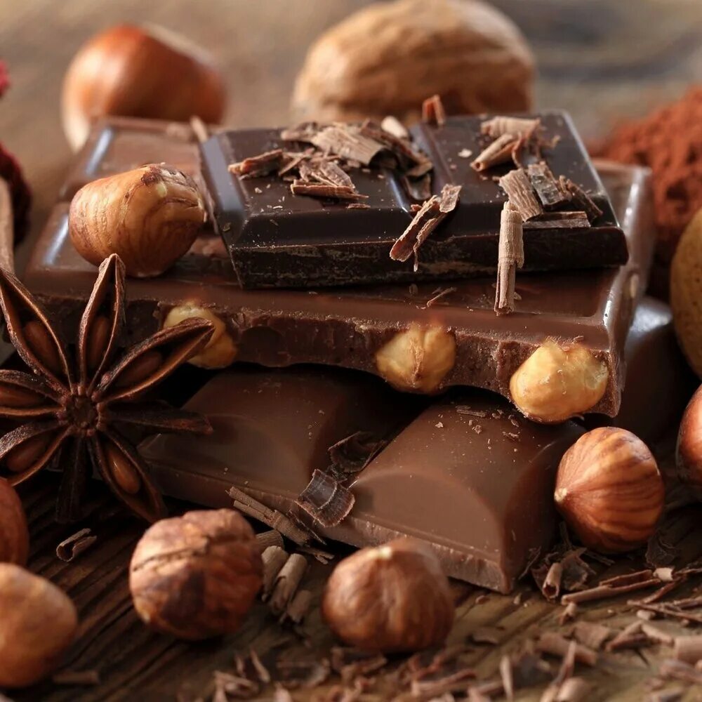 Коричневые сладости. Шоколад с орехами. Конфеты с орешками. Шоколадные конфеты с орехами.