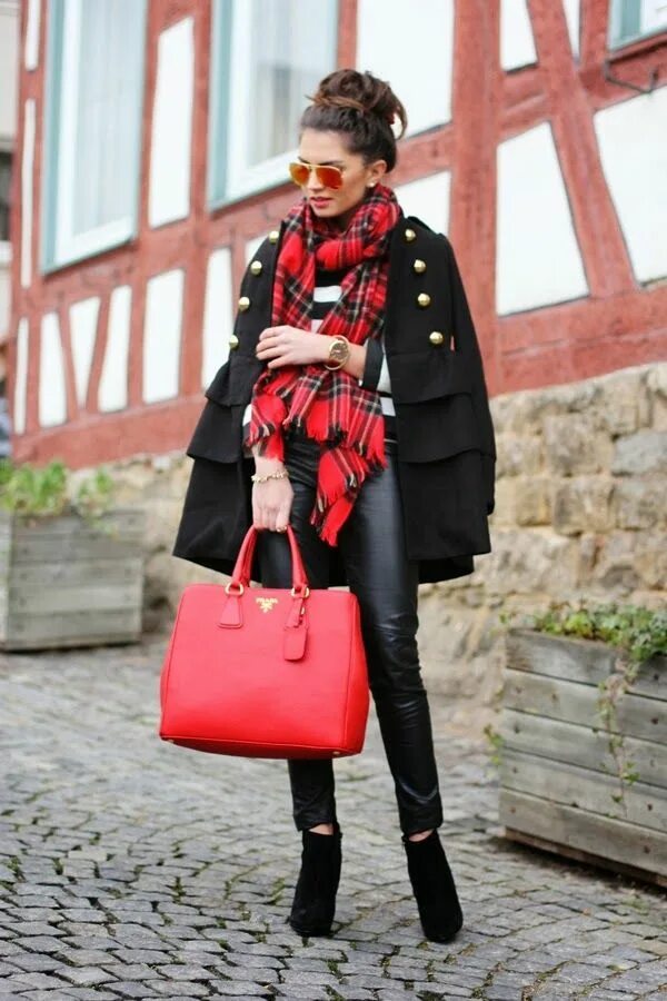 All red outfit: красное с красным - главный цветовой тренд наступающей зимы - Wo