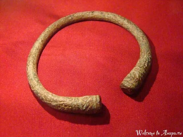 Археологические находки которые представлены в его экспозиции. Археологические находки которые представлены в его экспозиции. Краеведческий музей ярославль археологические находки. Краеведческий музей археология нижний новгород. Археологические находки которые представлены в его экспозиции.