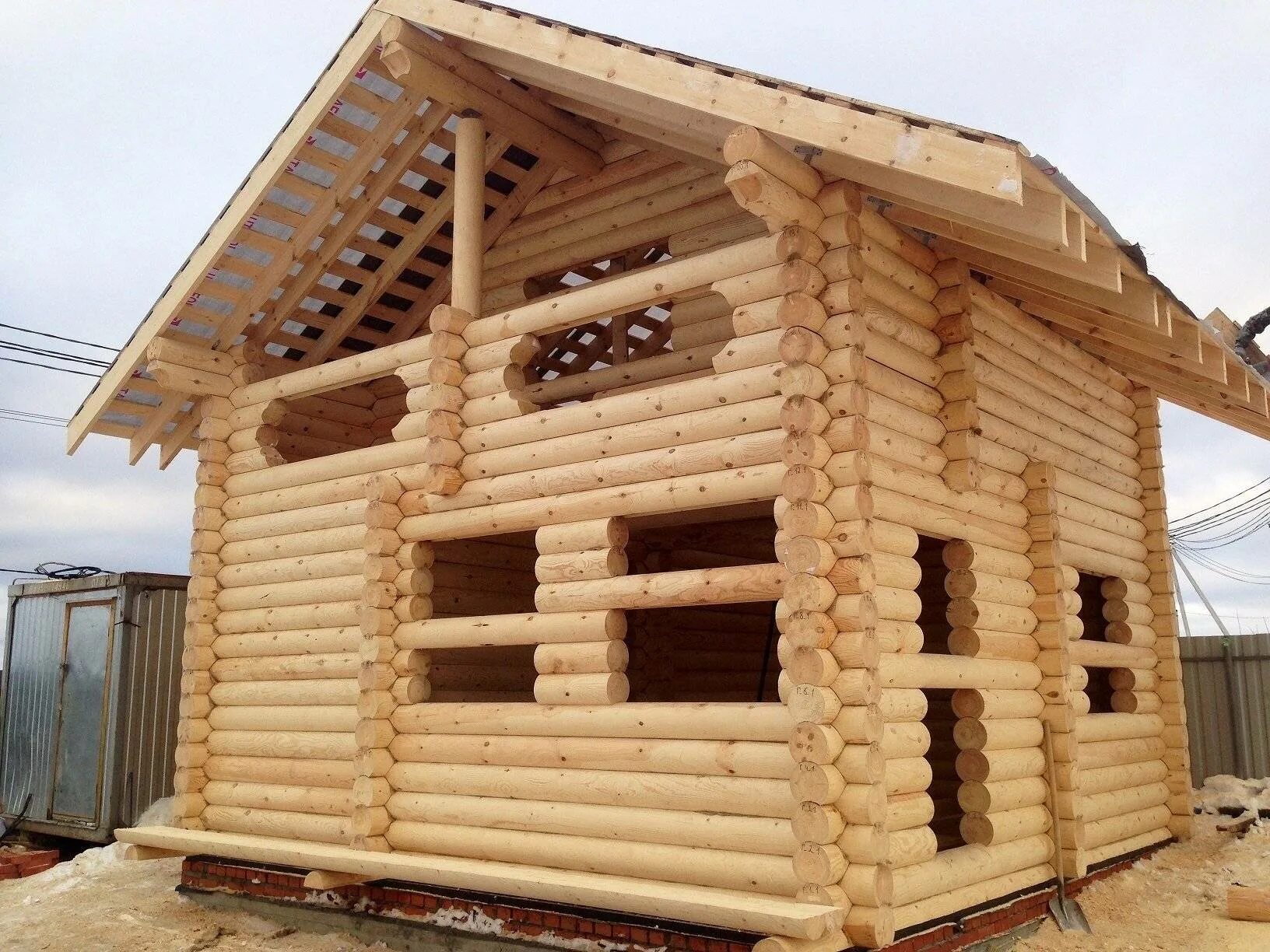 Баня из оцилиндровки под ключ. Дом сруб. Баня из оцб с мансардой. Баня сруб 6х6 дом. Сибирский кедр элитный сруб.