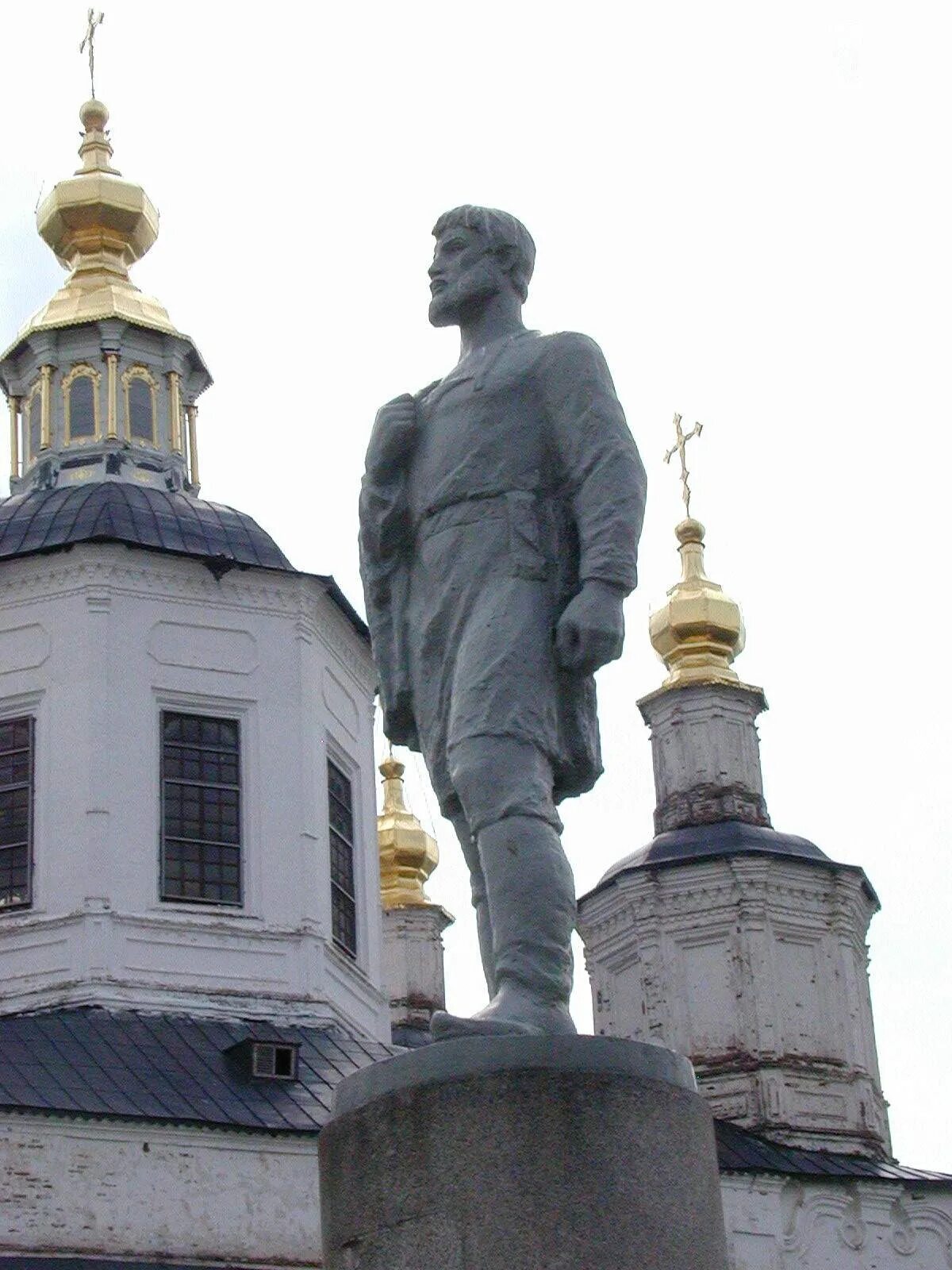 Памятник семену дежневу. Памятник семену дежневу в великом устюге. памятник семена дежнева в великом устюге.