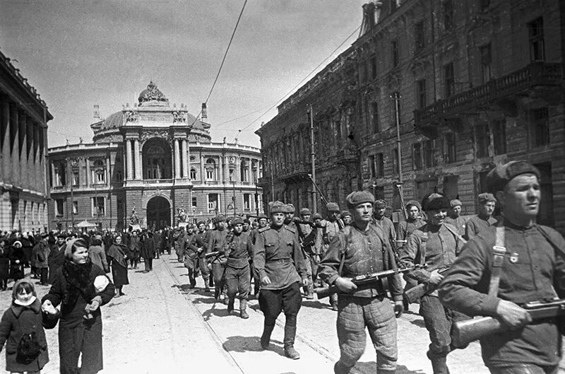 Одесские войска. Освобождение Одессы 10 апреля 1944 года. Одесса город герой 1945. Одесса в годы войны 1941-1945.